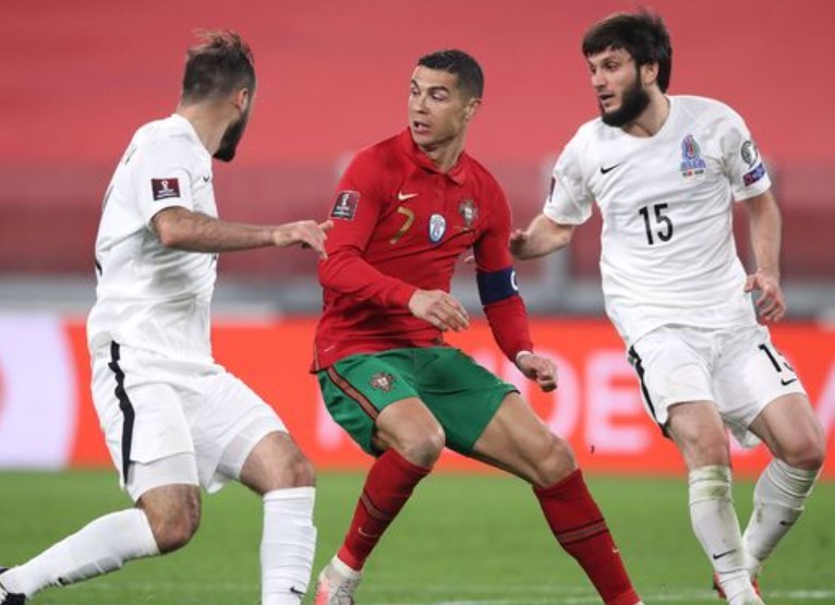  梅斯门将超常发挥屡献神扑，客场顽强逼平领头羊球队